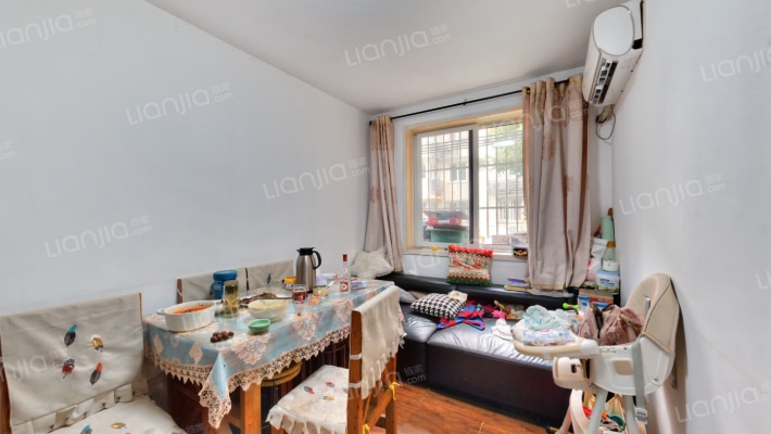 邓府山村二手房实景图