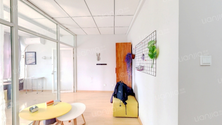 世贸中心二手房实景图