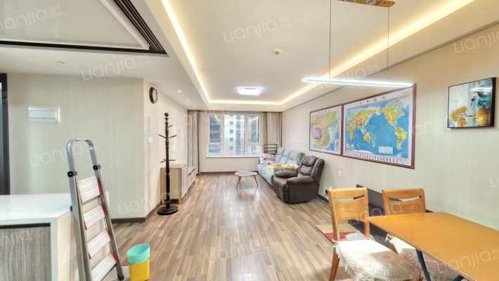 万科明日之光B区二手房实景图