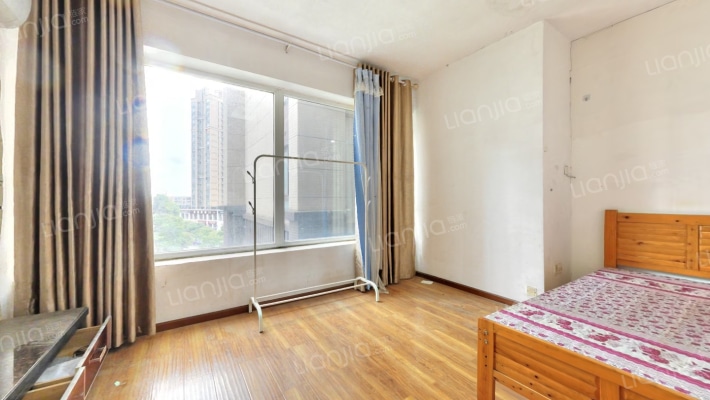 蓝光锦绣城二手房实景图