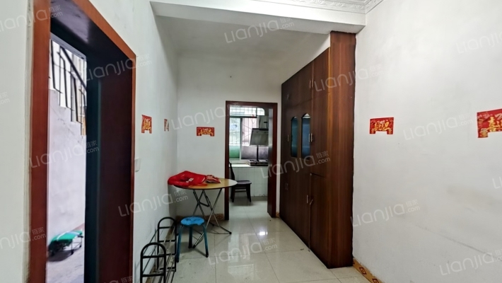 新亚街70号二手房实景图