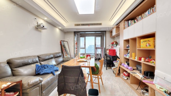 金地悦江时代芸湾区二手房实景图