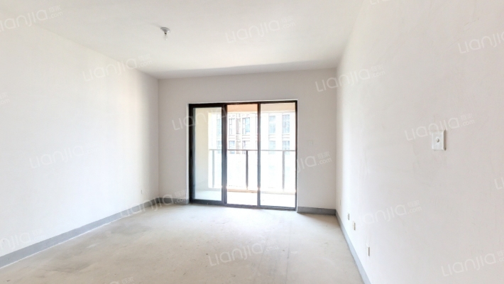 吾悦华府二手房实景图