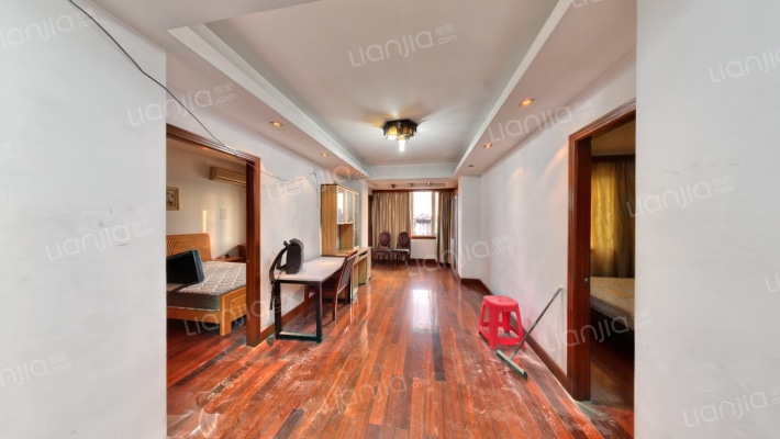 宝泰花苑二手房实景图