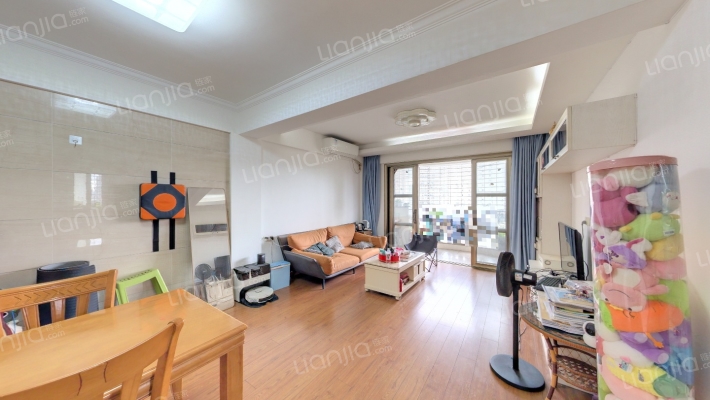 世嘉花园二手房实景图