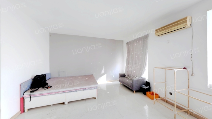 水岸荣华二手房实景图