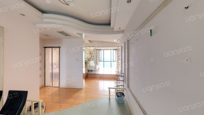 东方鑫乾大厦二手房实景图