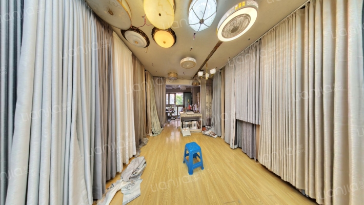 格林威治二手房实景图