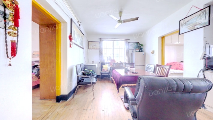 南环花苑二手房实景图