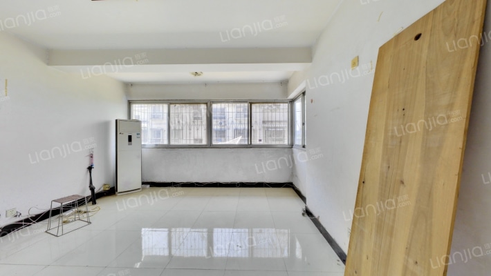 养生园家属院二手房实景图