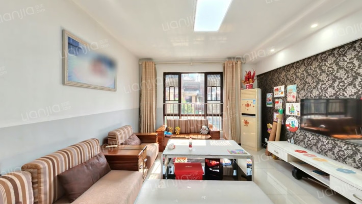 欧莱雅郡二手房实景图