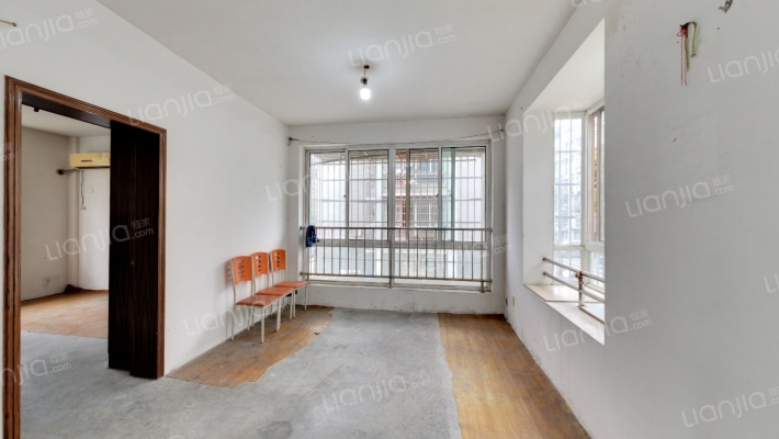 荣星东苑二手房实景图