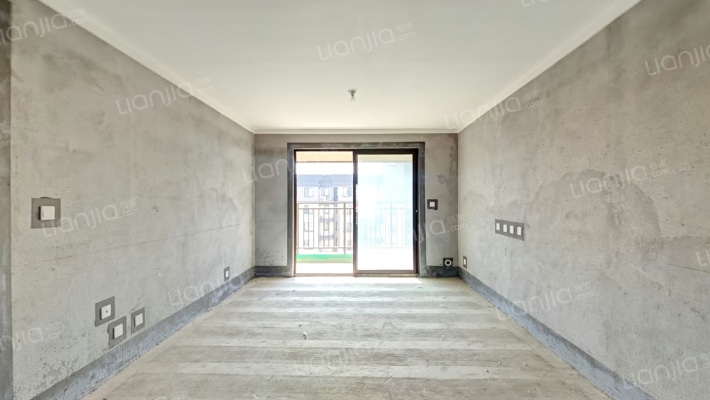建业城二期南院二手房实景图