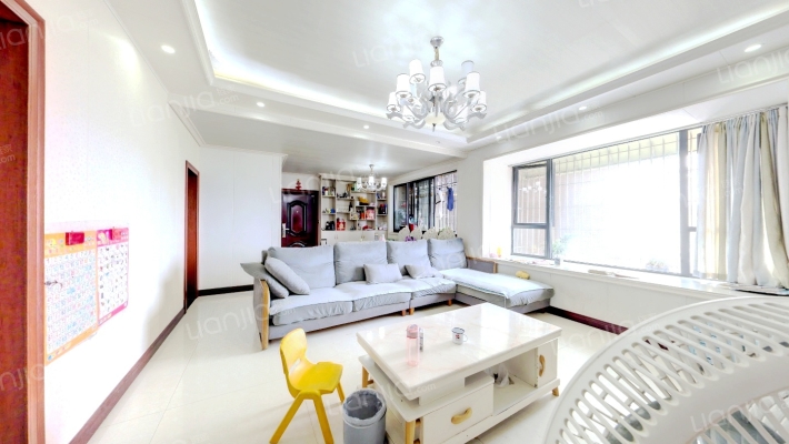 华达学府春天二手房实景图