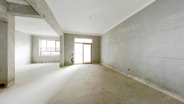 依山龙郡二手房实景图