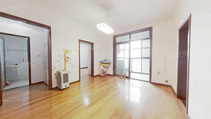 大华南湖公园世家三期二手房实景图