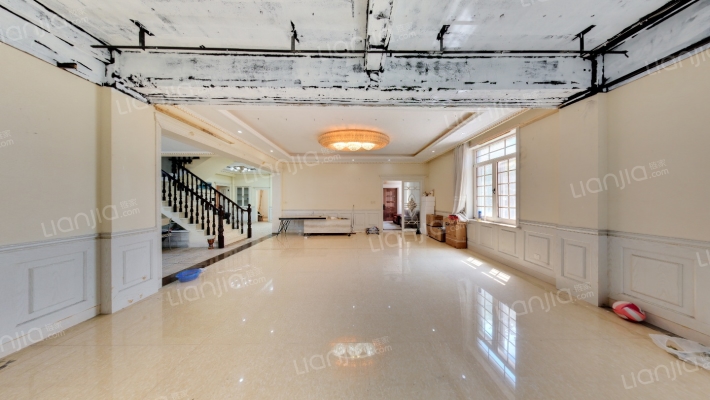 万国别墅二手房实景图