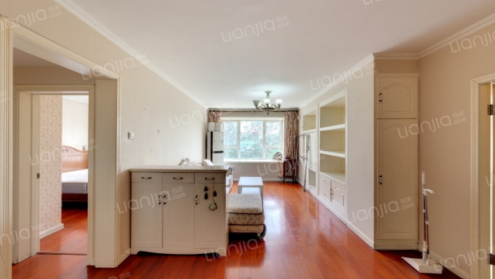 燕莎后二手房实景图