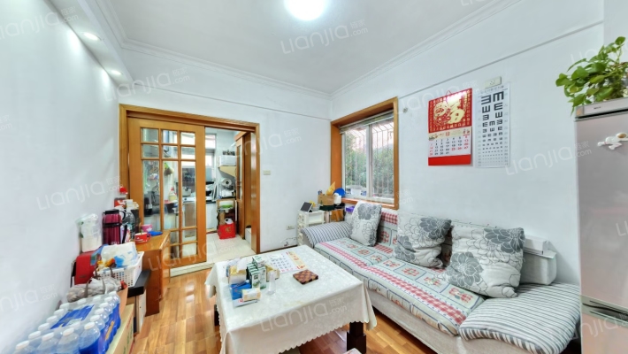 荣泰小区二手房实景图