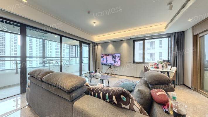 保利天汇二手房实景图