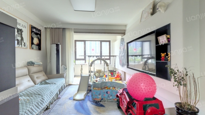 高铁通勤方便！南北通透精装自住标准，拎包入住！-客厅