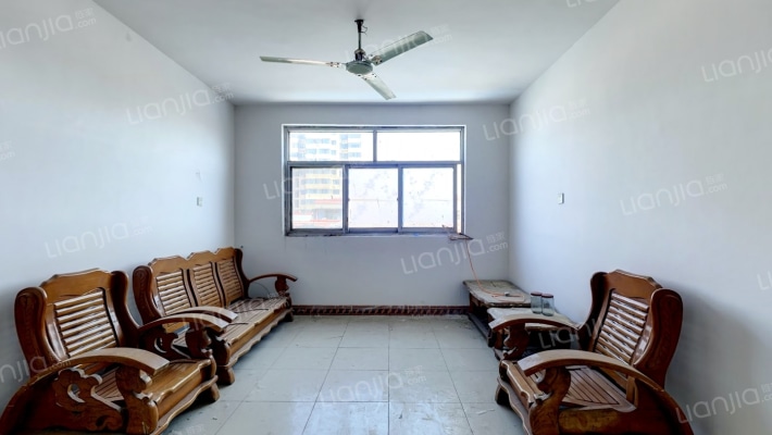 行政路东段老法院家属院二手房实景图