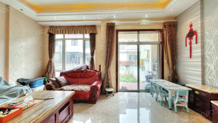 美加橘郡二手房实景图