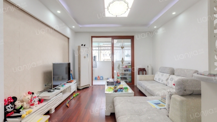 中凌滨江苑二手房实景图