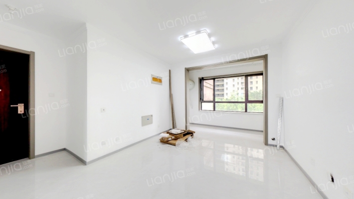 加州东部世界城枫丹名郡二手房实景图