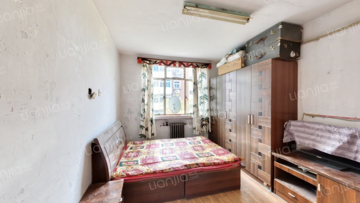 南卫里二手房实景图