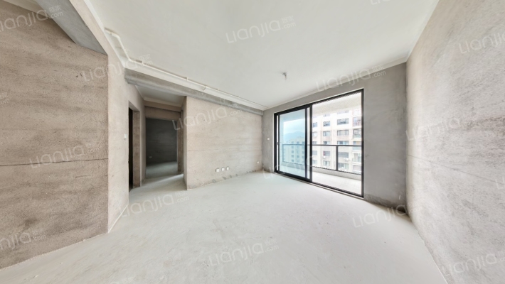 垅背新居二手房实景图