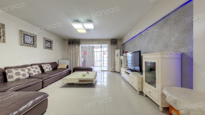 金色比华利二手房实景图