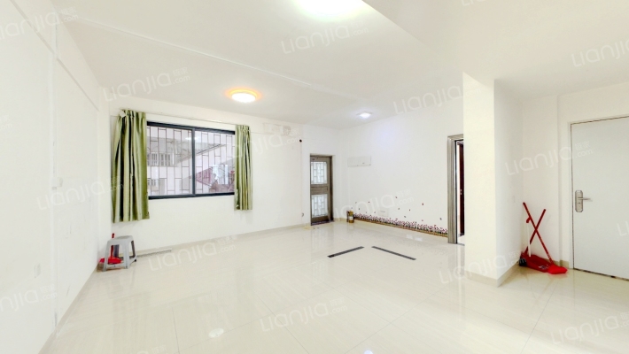 卫生院宿舍二手房实景图