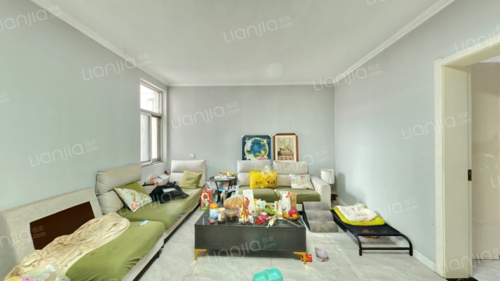 雪地公寓二手房实景图