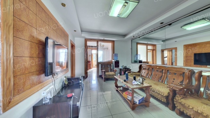 龙福里新河西楼二手房实景图