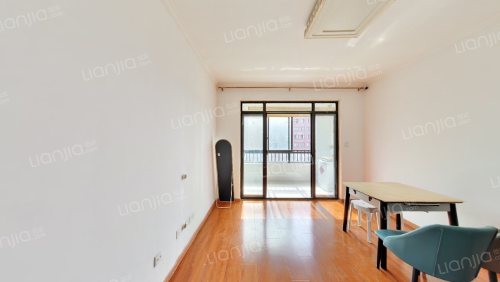 东方蓝海二手房实景图