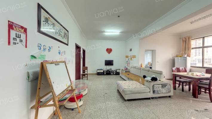 凤凰路24号二手房实景图