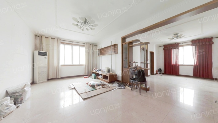 新城湾滨江花园A区二手房实景图