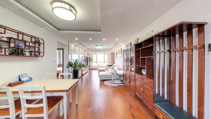 美的城二手房实景图