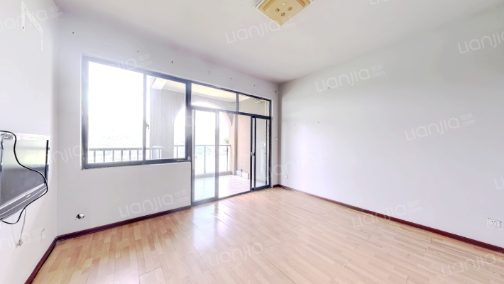 水岸华庭二手房实景图