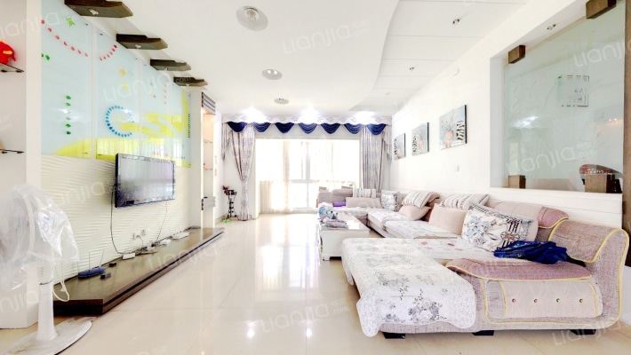 鸿福花园二手房实景图