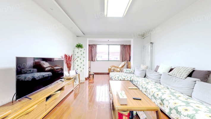 龙西新村莲花苑二手房实景图