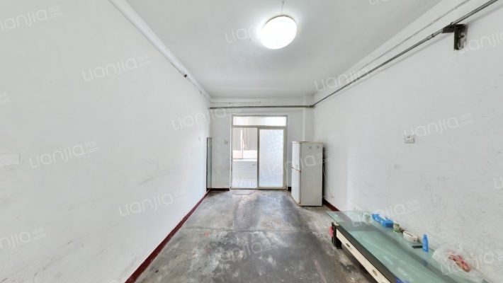 公共交通第三公司家属院106街坊二手房实景图