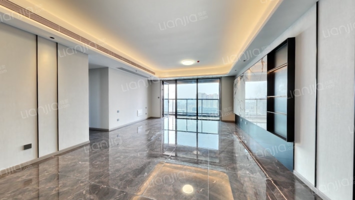 青岛滨海国际中心二手房实景图