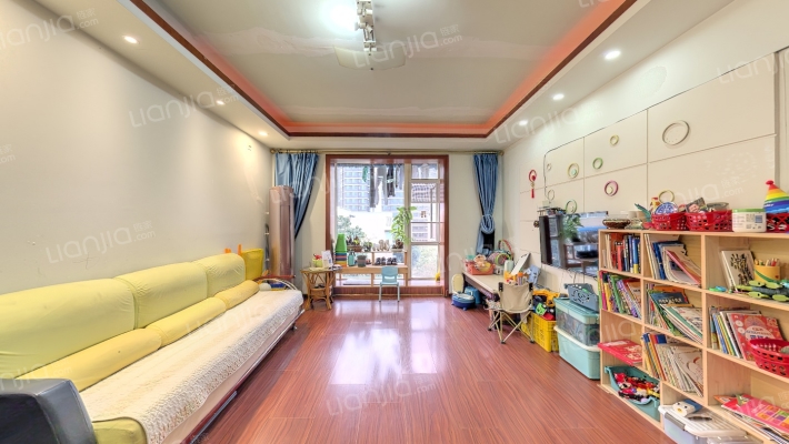 恋日家园A区二手房实景图