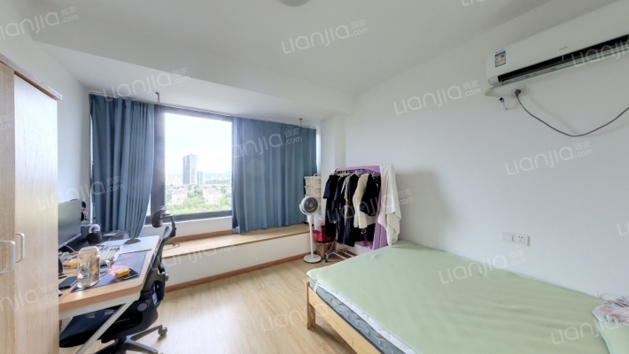 品霞苑二手房实景图