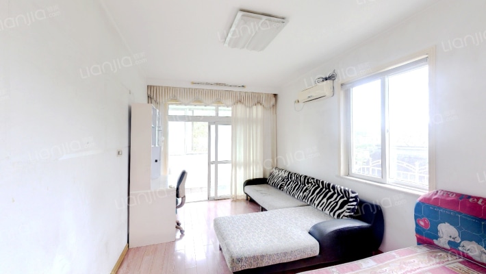 桉组团安全小区二手房实景图