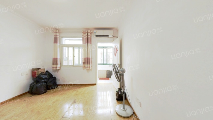 淮河路421号二手房实景图