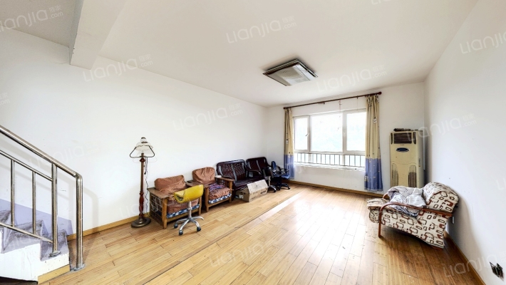 富润家园二手房实景图