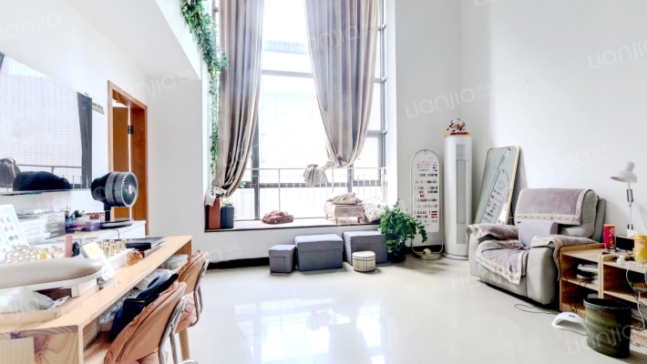 第一国际二手房实景图